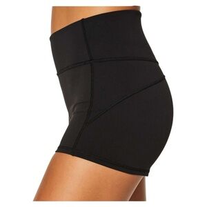 Pre loved Lululemon In Movement Short *Everlux 2.5" inseam color 
Black